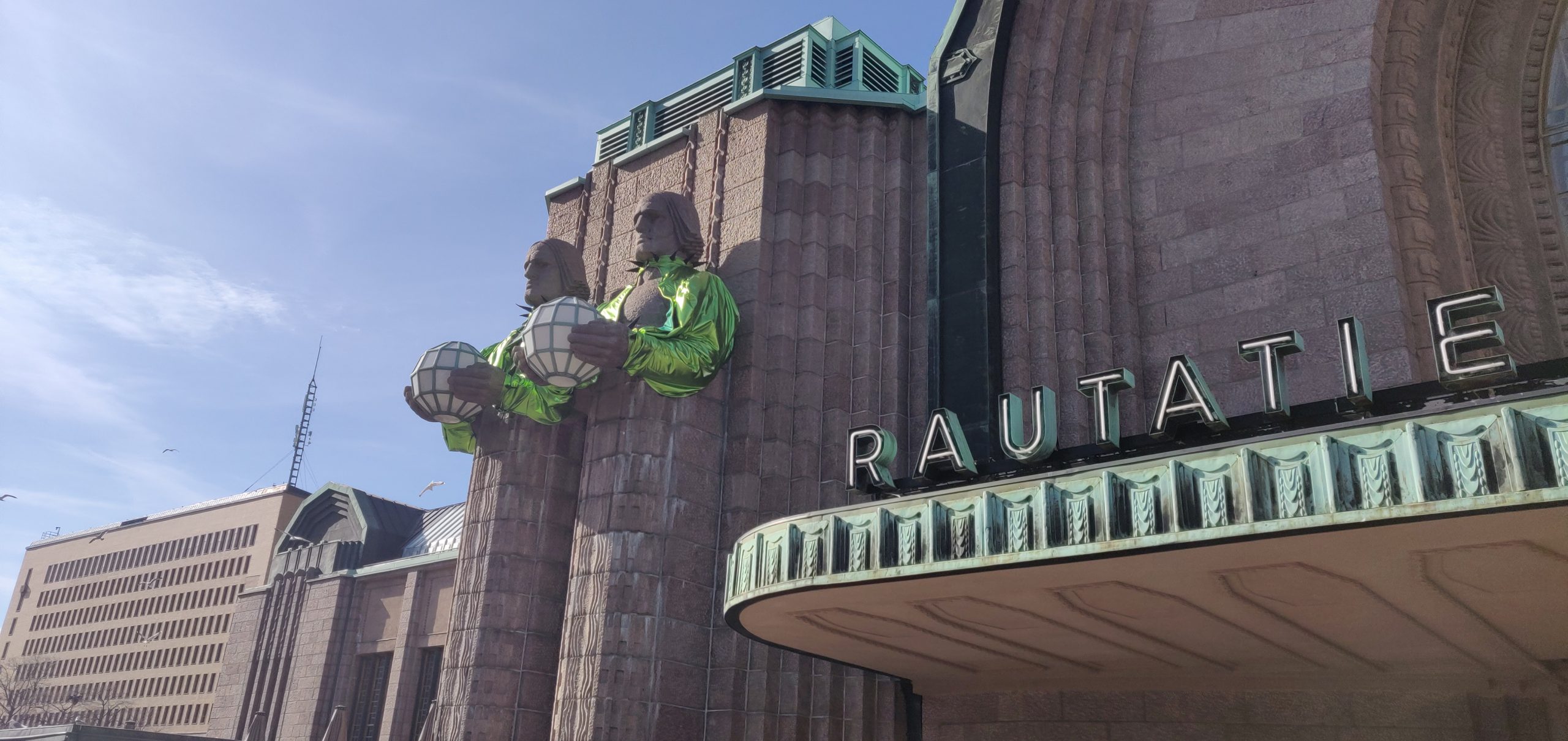 Toimiva joukkoliikenne tukee myös autoilua